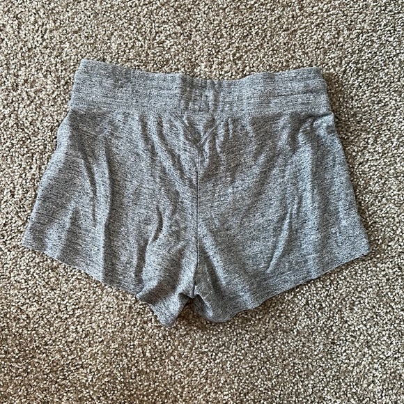 Nike Comfy Shorts - Picture 3 of 3